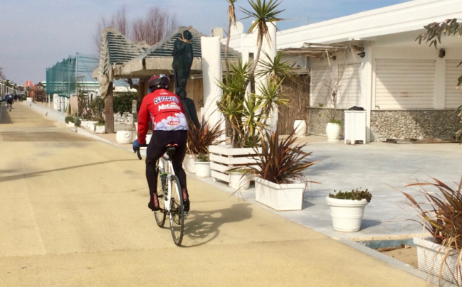 Un tratto ciclabile già presente a Francavilla (Foto di Alessandro Ricci)