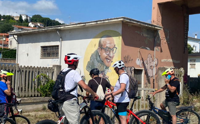 Stazione ferroviaria con bici